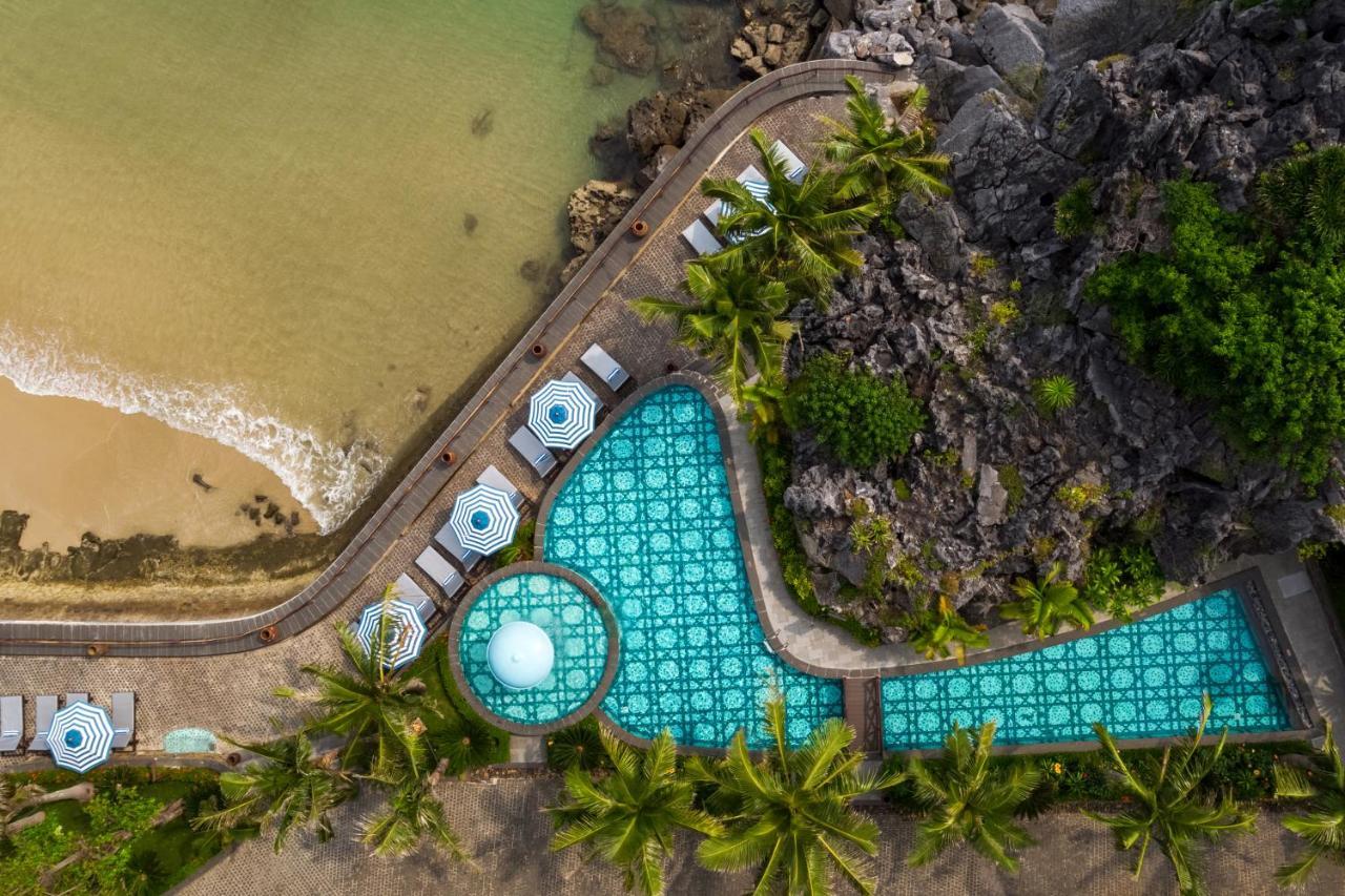 Hotel Perle D'Orient Cat Ba - Mgallery Chan Chau Exteriör bild Aerial view of the pool at the resort