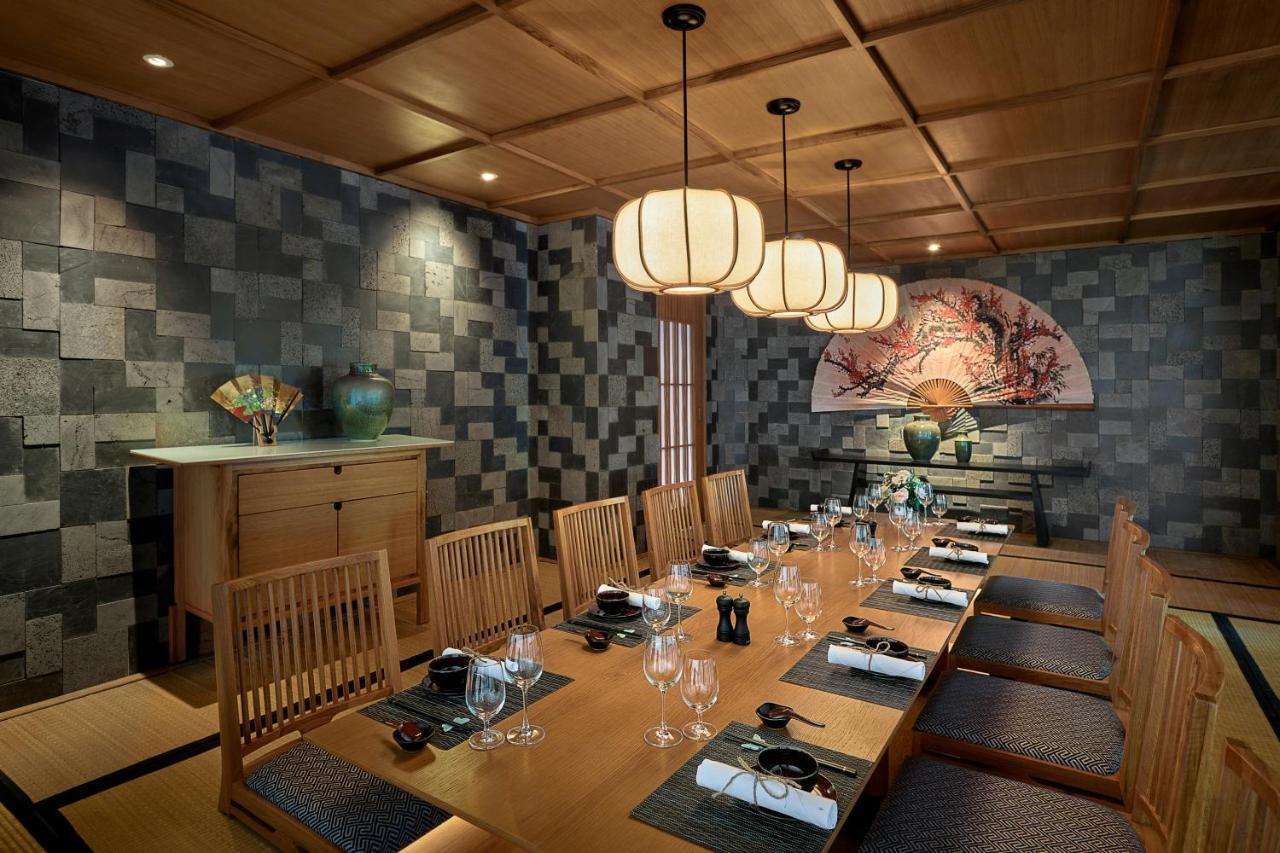 Hotel Perle D'Orient Cat Ba - Mgallery Chan Chau Exteriör bild The interior of a restaurant