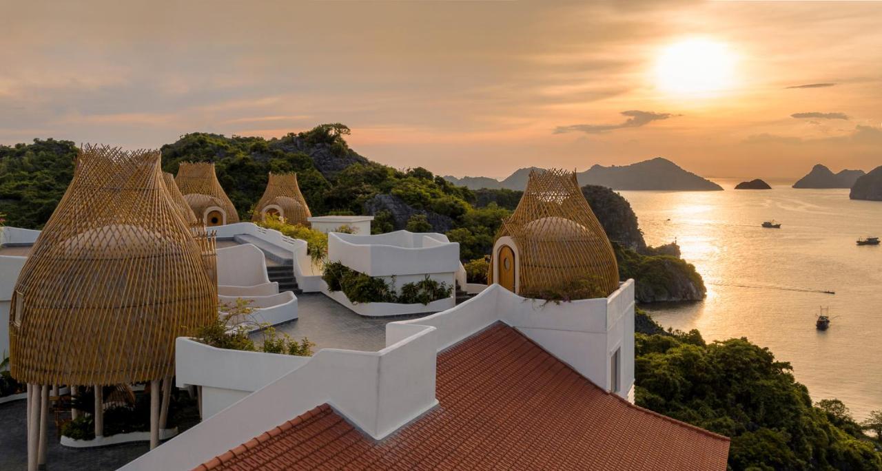 Hotel Perle D'Orient Cat Ba - Mgallery Chan Chau Exteriör bild View from the hotel