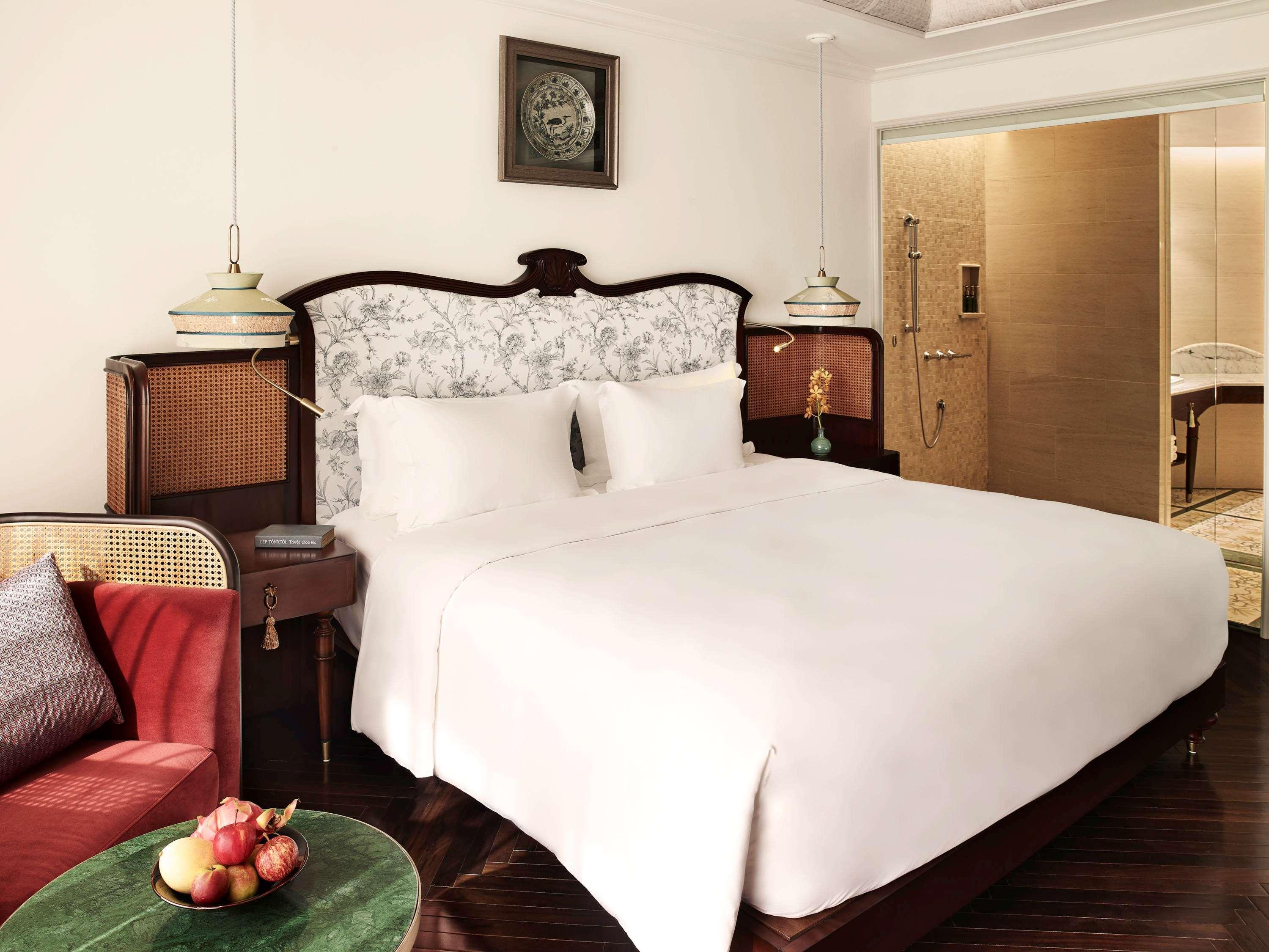 Hotel Perle D'Orient Cat Ba - Mgallery Chan Chau Exteriör bild A bedroom at the hotel
