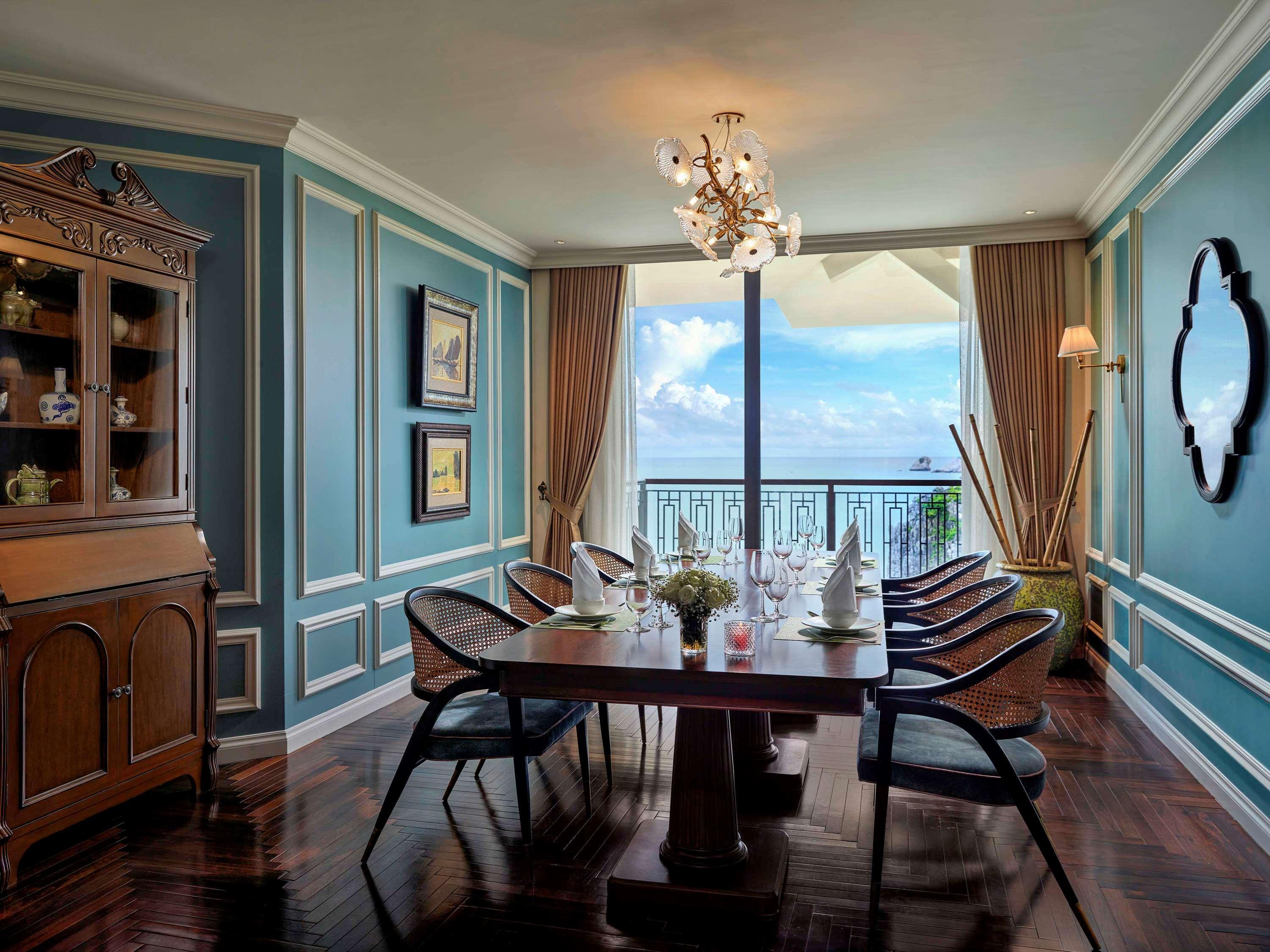 Hotel Perle D'Orient Cat Ba - Mgallery Chan Chau Exteriör bild Dining room