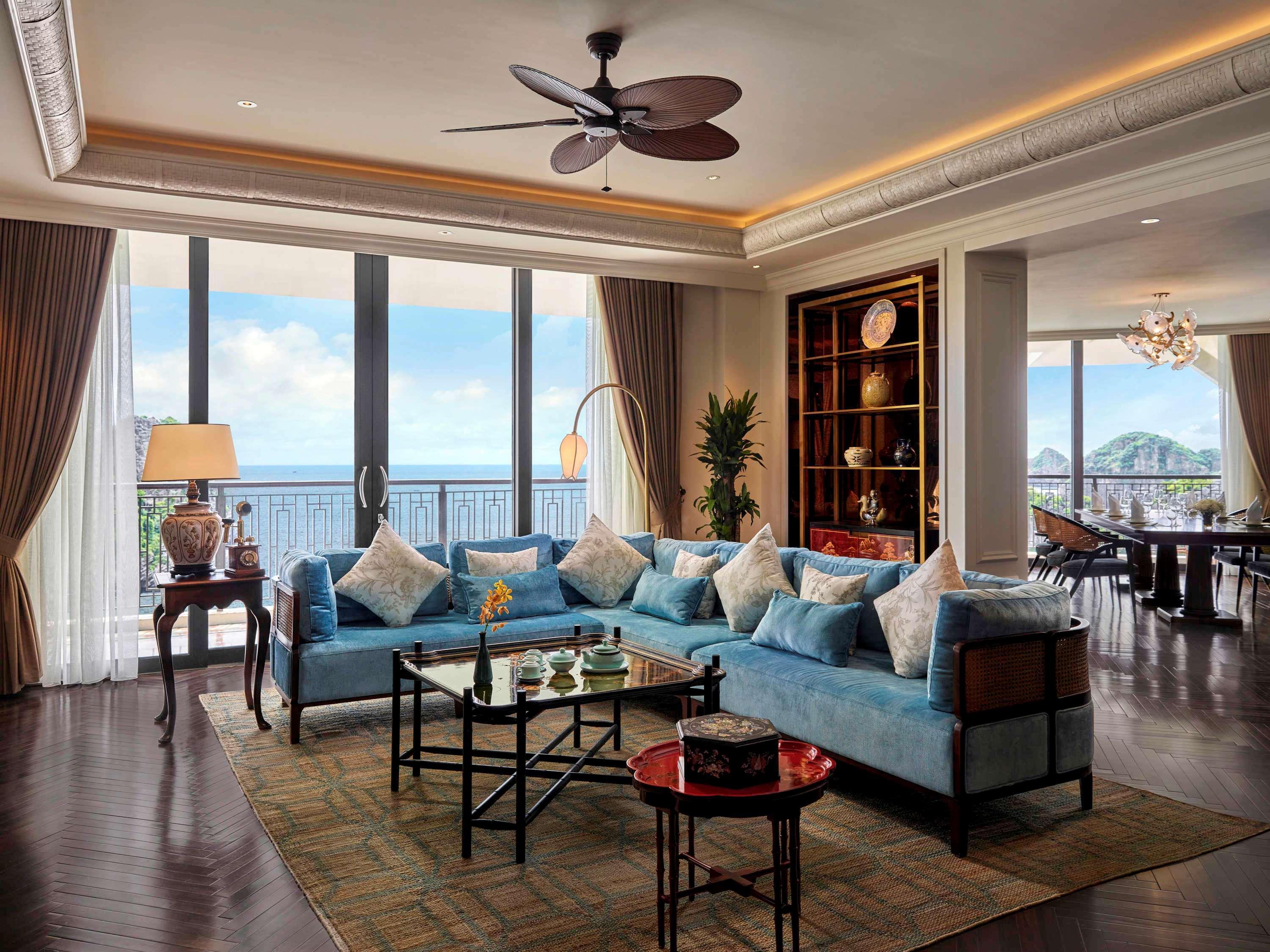 Hotel Perle D'Orient Cat Ba - Mgallery Chan Chau Exteriör bild The living room of a suite at The Ritz-Carlton, Shenzhen