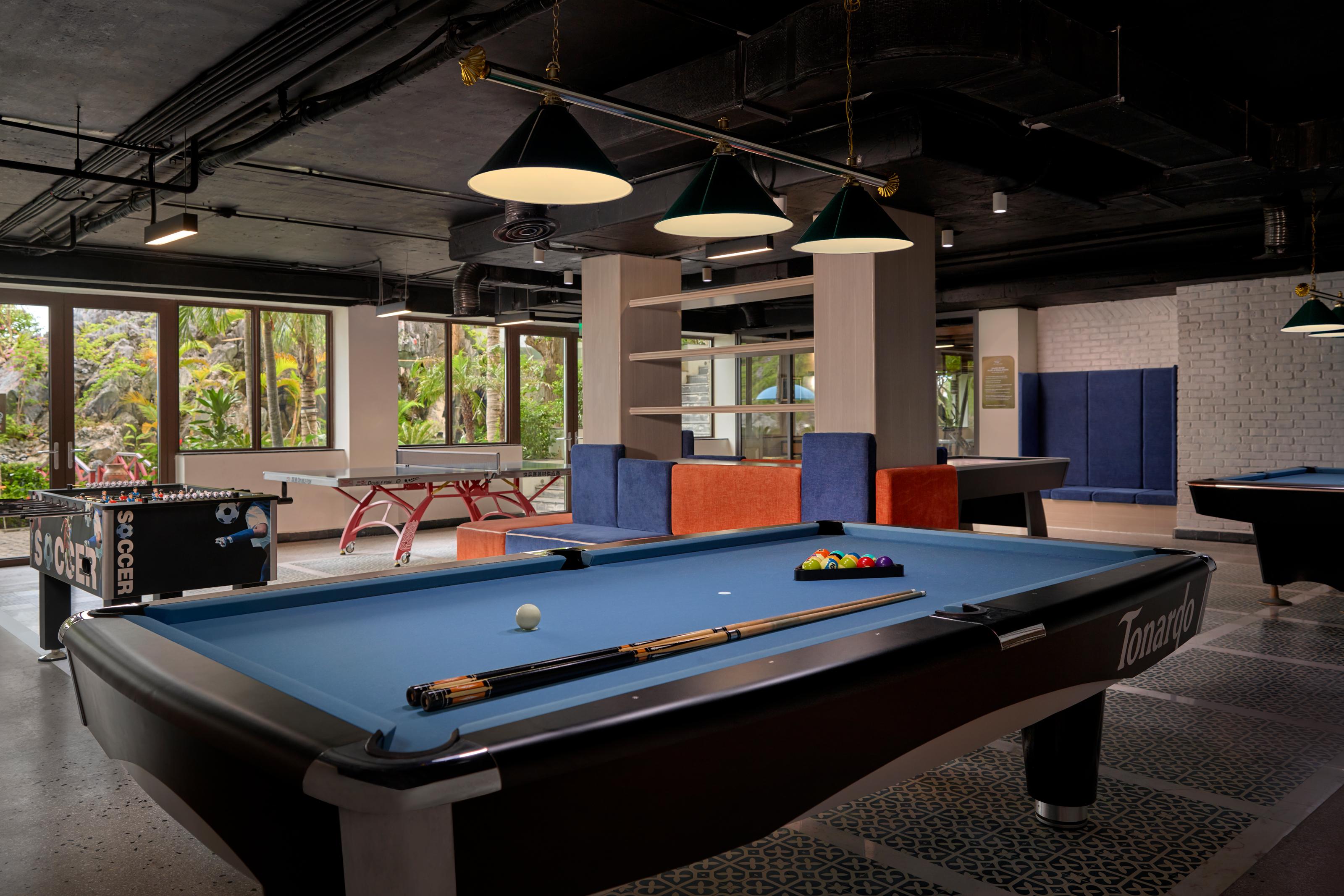 Hotel Perle D'Orient Cat Ba - Mgallery Chan Chau Exteriör bild The game room