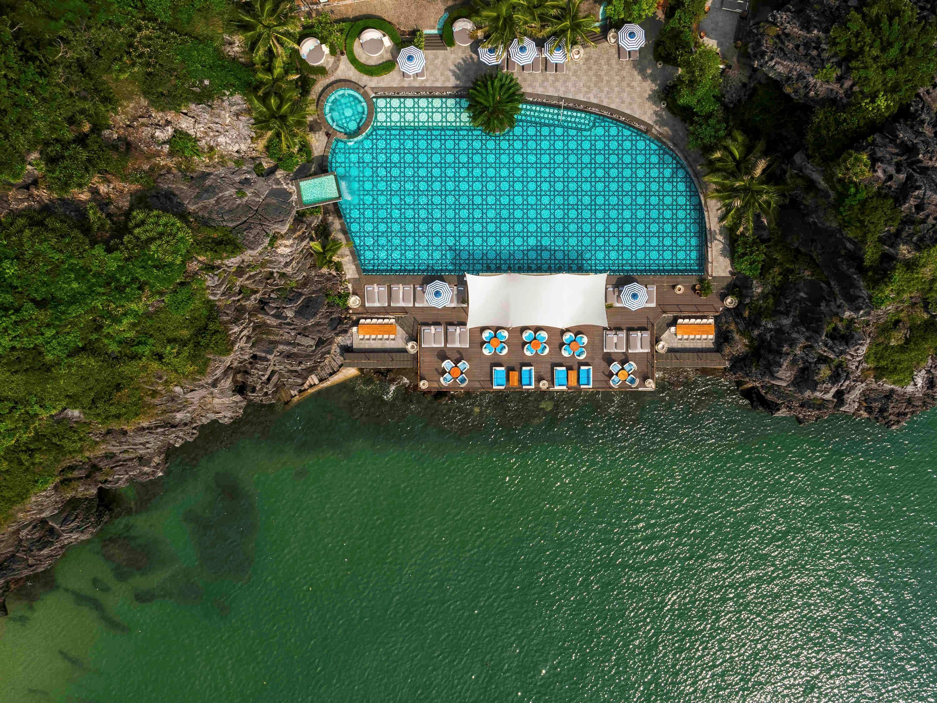 Hotel Perle D'Orient Cat Ba - Mgallery Chan Chau Exteriör bild Aerial view of the resort