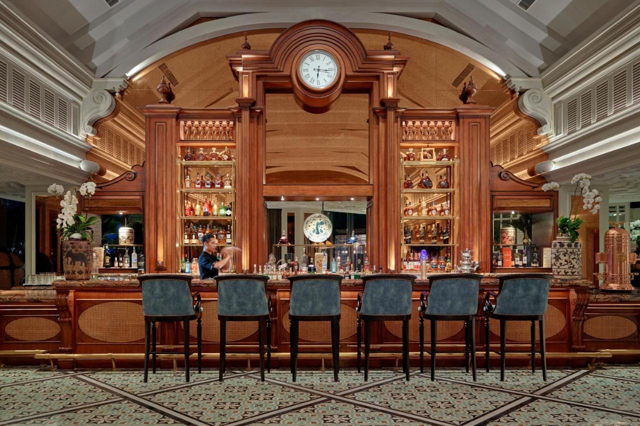 Hotel Perle D'Orient Cat Ba - Mgallery Chan Chau Exteriör bild The bar at the lobby