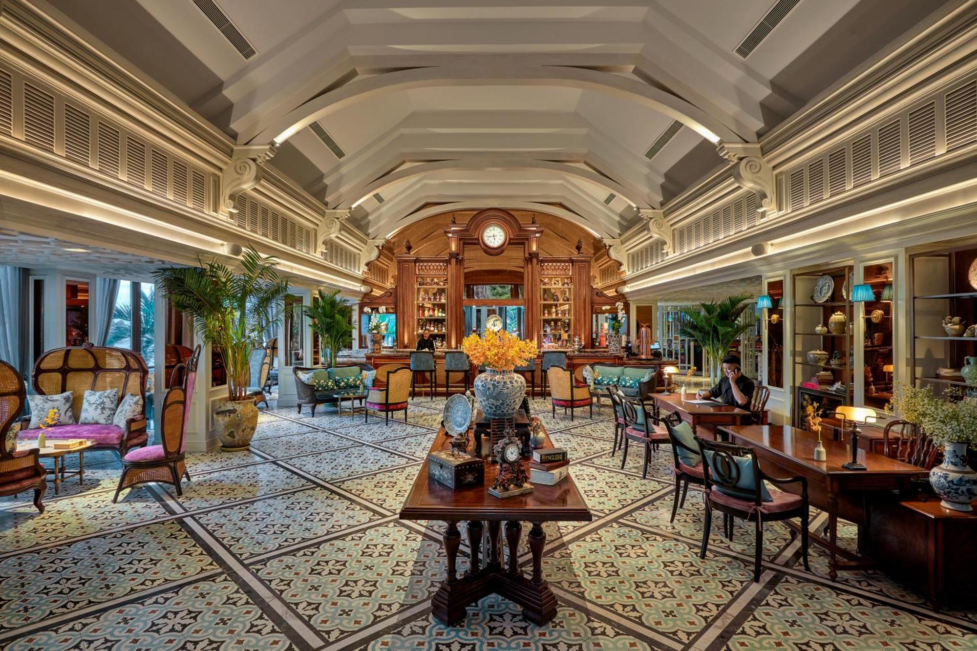 Hotel Perle D'Orient Cat Ba - Mgallery Chan Chau Exteriör bild The lobby of the hotel